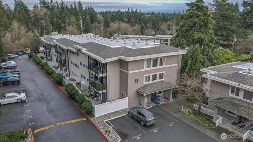 c305-12631 Ne 9th Pl, Bellevue, WA, 98005-3229 | Card Image