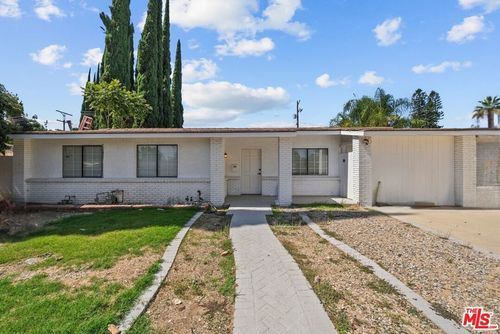 7853 Bothwell Rd, Reseda, CA, 91335 | Card Image