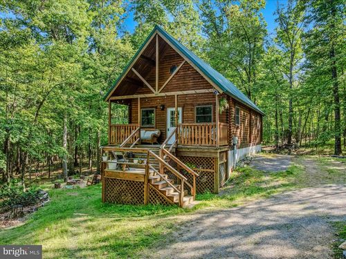 122 Honey Locust Ln, GREAT CACAPON, WV, 25422-3310 | Card Image