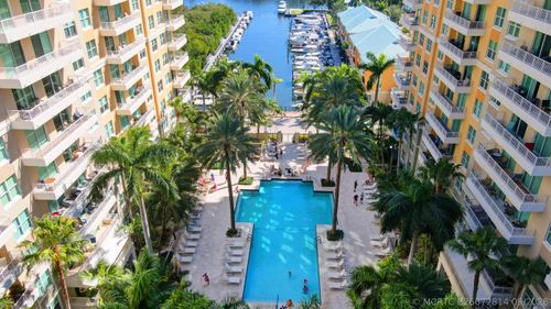 609-625 Casa Loma Blvd, Boynton Beach, FL, 33435-4151 | Card Image