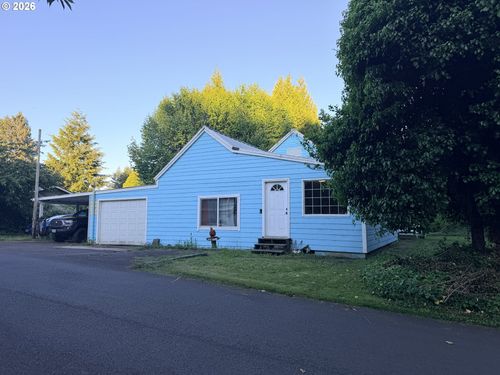 677 Se Moffitt Rd, Waldport, OR, 97394-9795 | Card Image