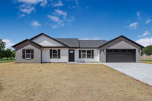 114 Holmes St, Fredericktown, MO, 63645-1219 | Card Image