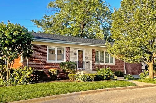 7000 27th St, Berwyn, IL, 60402-2561 | Card Image