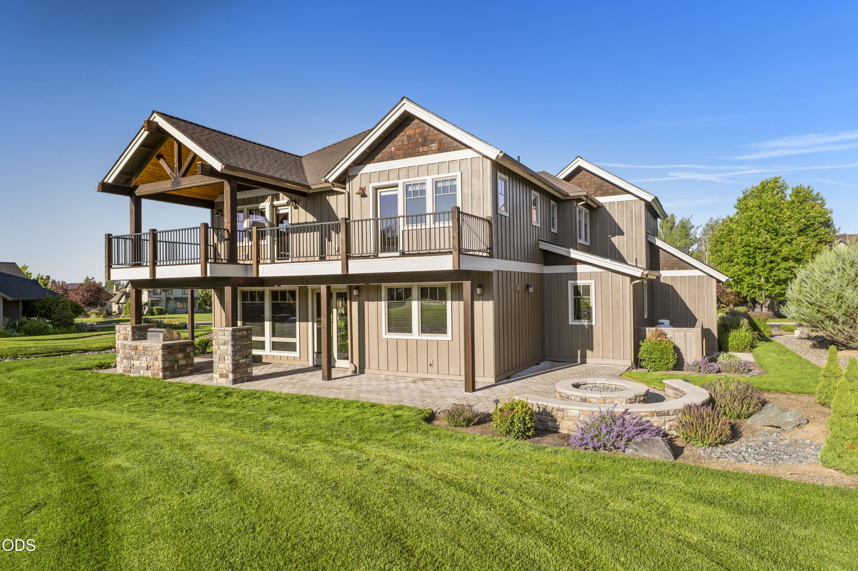 Residential in Sisters 3