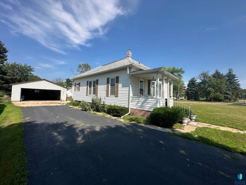 103 S Section Line St, Howard, SD, 57349-8768 | Card Image