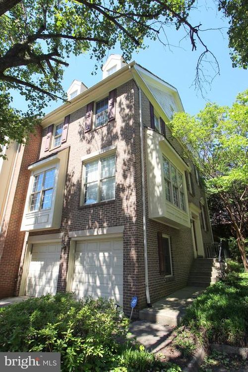6032 Kelsey Ct, Falls Church, VA, 22044-2945 | Card Image
