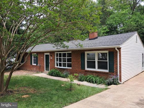 10 Hickory Ridge Dr, FREDERICKSBURG, VA, 22405-1440 | Card Image