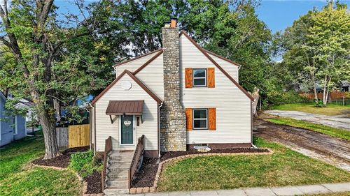 219 S Front St, Pleasant Hill, MO, 64080-1609 | Card Image