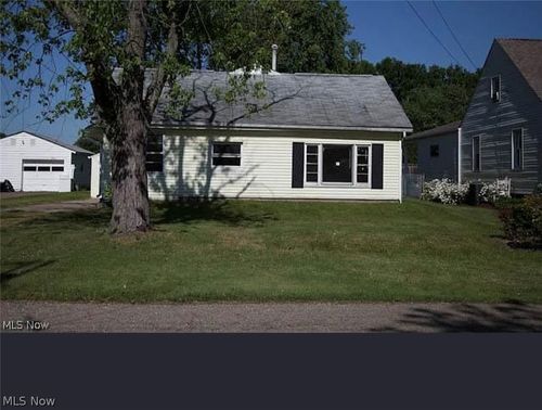205 Newport Ave Nw, Massillon, OH, 44646-3641 | Card Image