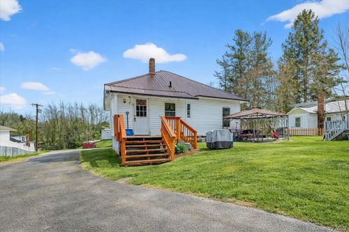 12 Highland Ave, Monticello, NY, 12701-1610 | Card Image