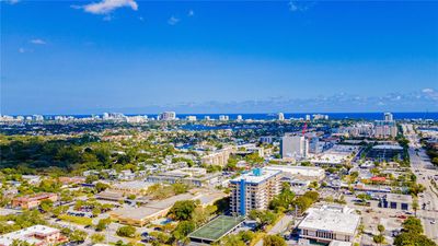 903 - 1625 Se 10th Ave, Condo with 2 bedrooms, 2 bathrooms and null parking in Fort Lauderdale FL | Image 3