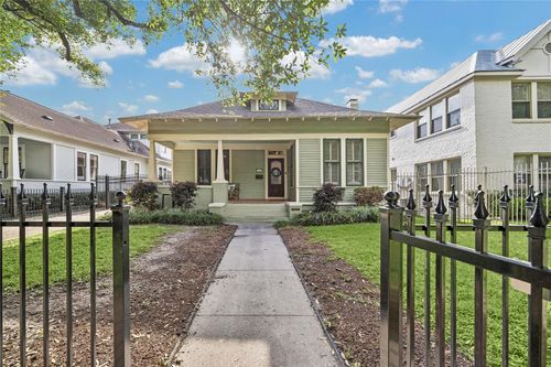 1335 Cortlandt St, Houston, TX, 77008-4240 | Card Image