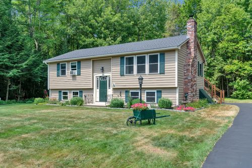 19 Crystal Ln, Cumberland, ME, 04021-3917 | Card Image