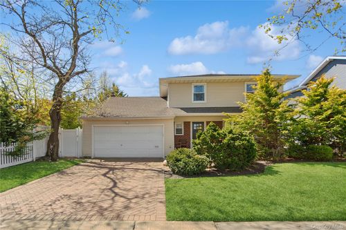 112 Ivy Ln, Lido Beach, NY, 11561-4911 | Card Image