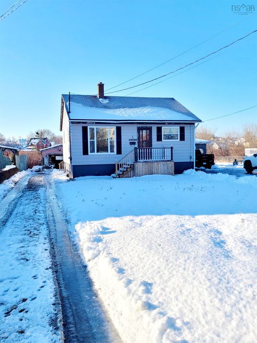 5 Currie St, Glace Bay, NS, B1A5E2 | Card Image