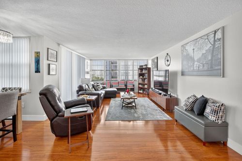 1104-18051 Biscayne Blvd, Aventura, FL, 33160-2585 | Card Image