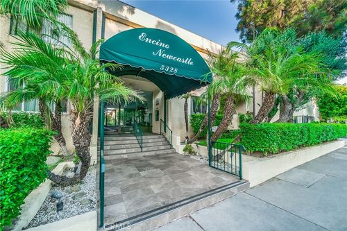 61-5328 Newcastle Ave, Encino, CA, 91316-4245 | Card Image