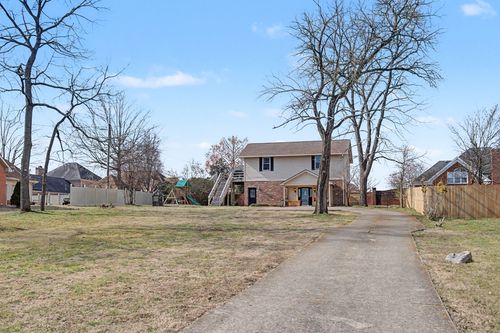 109 Saint Andrews Dr, Hendersonville, TN, 37075-2614 | Card Image