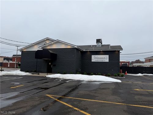 628 Walnut St, Coshocton, OH, 43812-1633 | Card Image