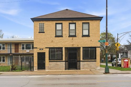 2533 E 83rd St, Chicago, IL, 60617-1905 | Card Image