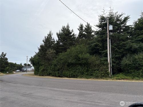 300 Marine View Dr Sw, Ocean Shores, WA, 98569-9223 | Card Image