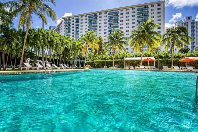APT-510 - 19380 Collins Ave, Condo with 1 bedrooms, 2 bathrooms and null parking in Sunny Isles Beach FL | Image 15