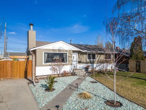 7512 Fleetwood Drive Se, Home with 3 bedrooms, 1 bathrooms and 6 parking in Calgary AB | Card Image