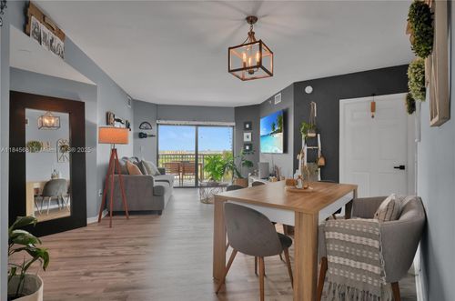 apt-804-4242 Nw 2nd St, Miami, FL, 33126-5484 | Card Image