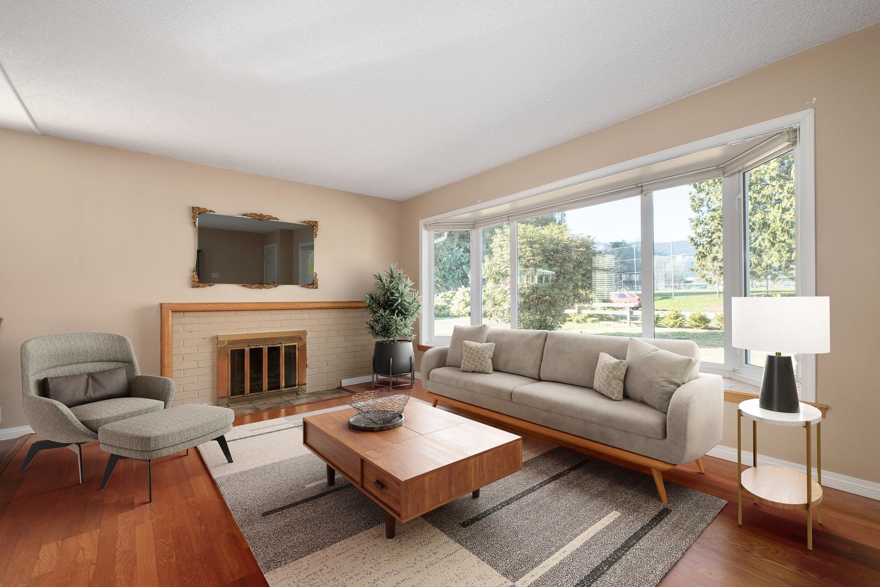 1805 W 15 Th Street, House other with 3 bedrooms, 1 bathrooms and 4 parking in North Vancouver BC | Image 3