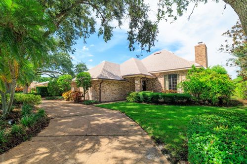 8497 Bardmoor Pl, LARGO, FL, 33777-1302 | Card Image