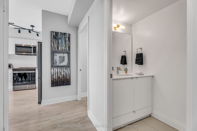 910 - 1461 Lawrence Ave W, Condo with 3 bedrooms, 3 bathrooms and null parking in Toronto ON | Image 16