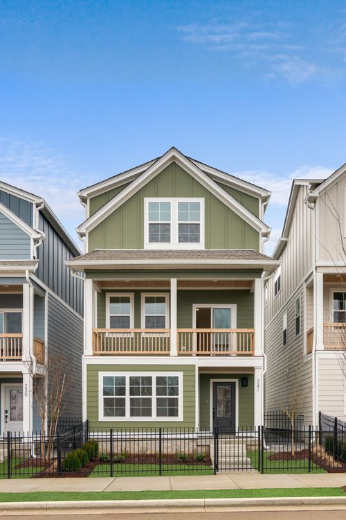 404 Hawthorn Ln, Madison, TN, 37115-2458 | Card Image