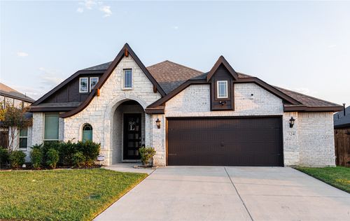 324 W Milas Ln, Glenn Heights, TX, 75154-8219 | Card Image