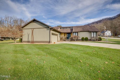 2229 Kings Bay Dr, Kingsport, TN, 37660-5052 | Card Image