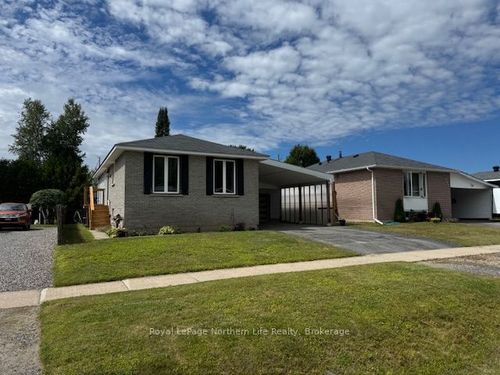 423 Roy St, Sturgeon Falls, ON, P2B3E7 | Card Image