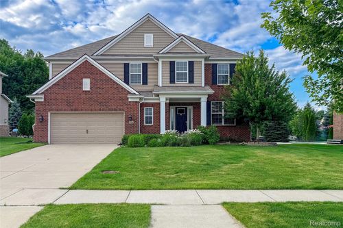 354 Findley Cir, Lake Orion, MI, 48360-1251 | Card Image