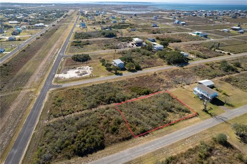311 W Misty Oak, Rockport, TX, 78382 | Card Image
