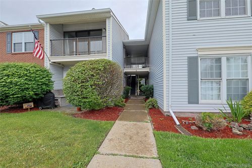 27-3 Brook Dr, Washingtonville, NY, 10992-1069 | Card Image
