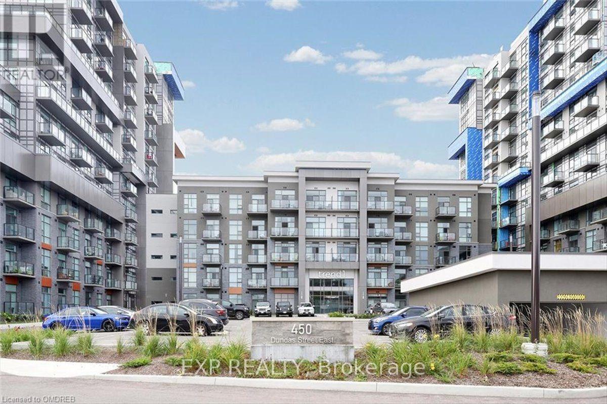 Residential in Hamilton (Waterdown) 2