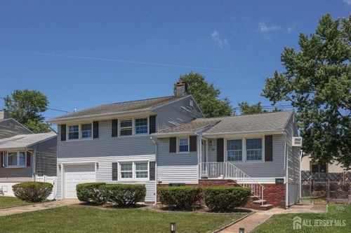22 Webb Dr, Fords, NJ, 08863-1028 | Card Image