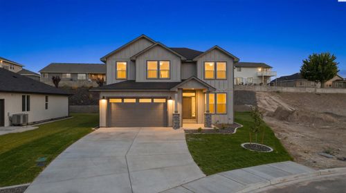 1329 W Ivy Ct, Sunnyside, WA, 98944-1257 | Card Image