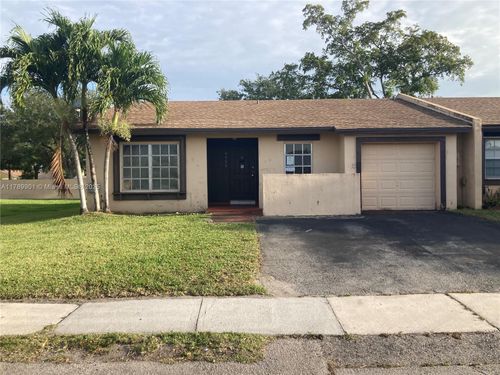 9531 W Heather Ln, Miramar, FL, 33025-2634 | Card Image