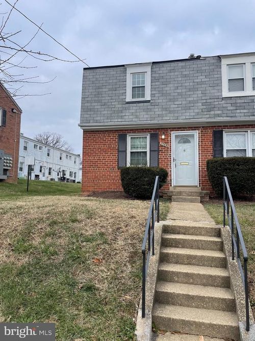2588 Iverson St, TEMPLE HILLS, MD, 20748-3106 | Card Image