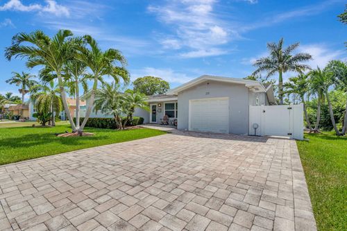 213 Ne 2nd Ave, Dania Beach, FL, 33004-4810 | Card Image