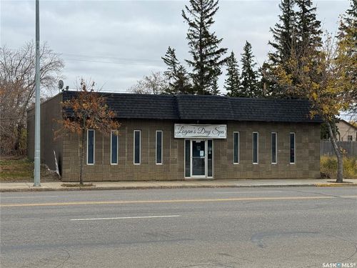 1532 100th St, North Battleford, SK, S9A0W4 | Card Image