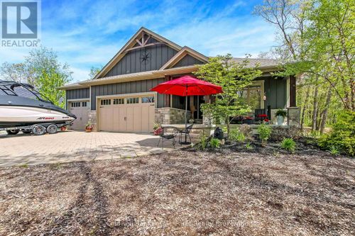 10151 Pinery Bluffs Rd, Grand Bend, ON, N0M1T0 | Card Image