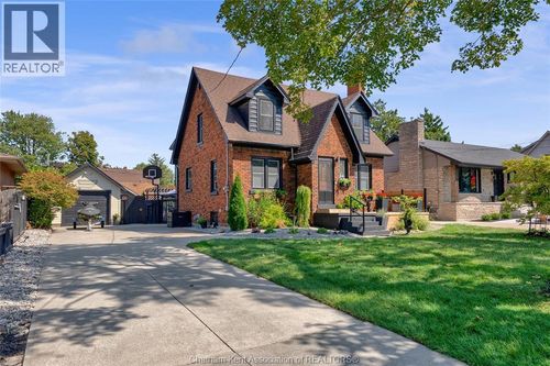9 Crystal Dr, Chatham, ON, N7M3C6 | Card Image