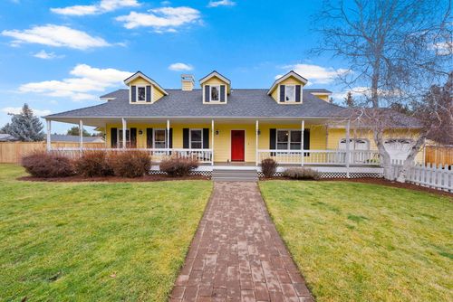 1110 E Cascade Ave, Sisters, OR, 97759-9009 | Card Image