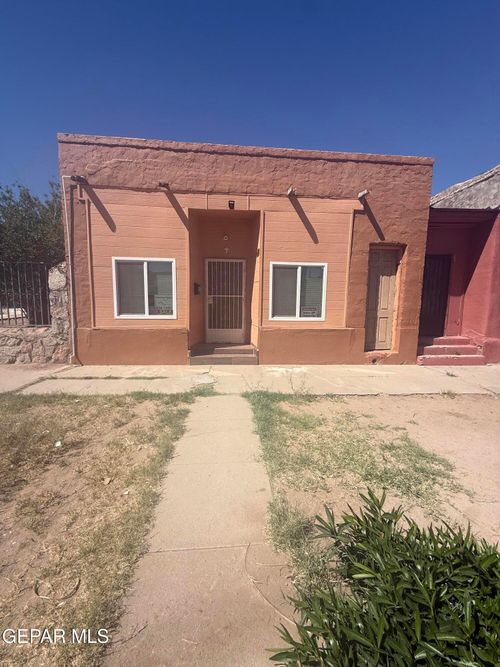 805 S Tays St, El Paso, TX, 79901-3058 | Card Image