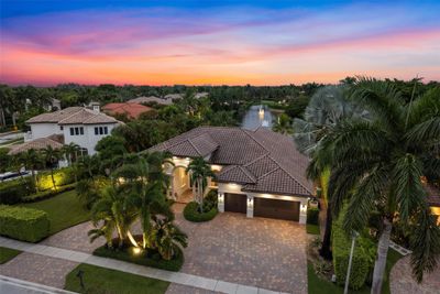 10301 Sweet Bay St, House other with 5 bedrooms, 4 bathrooms and null parking in Plantation FL | Image 2